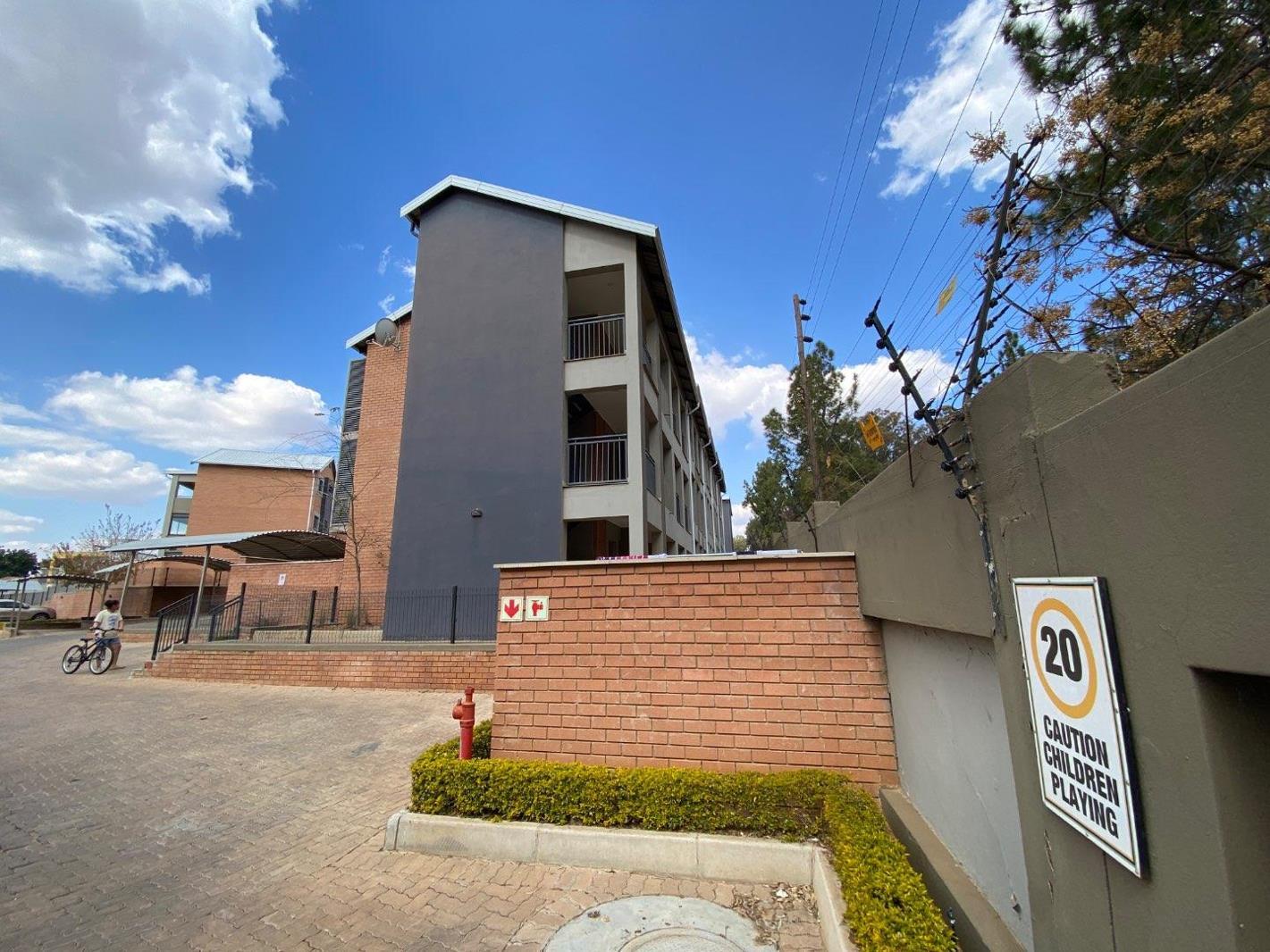 2 Bedroom Apartment in Kameeldrift