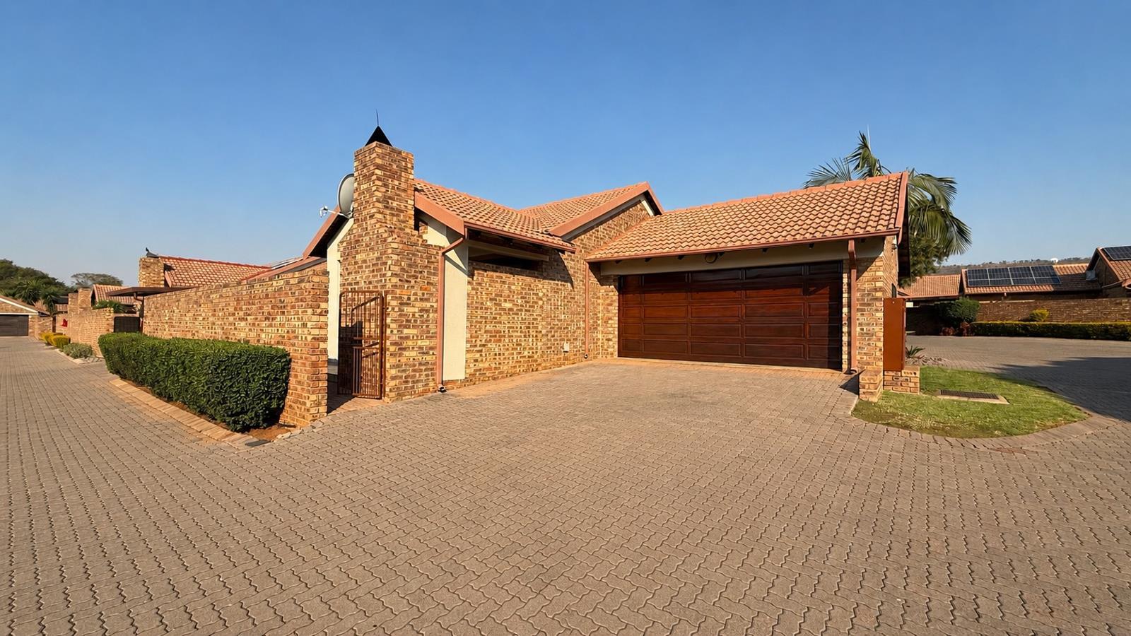 3 Bedroom Townhouse in Sinoville