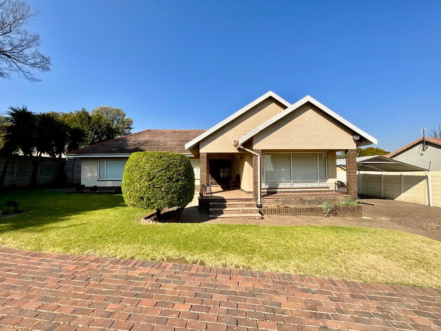 4 Bedroom House in Ferndale