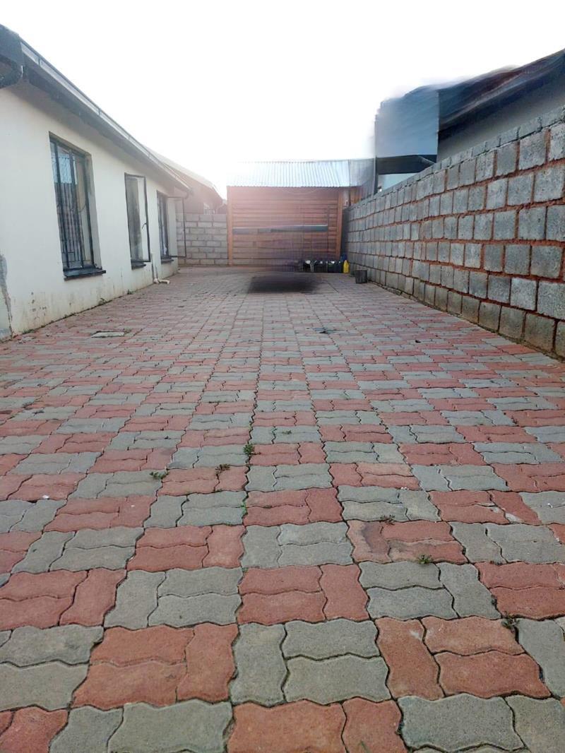 3 Bedroom House in Lotus Gardens