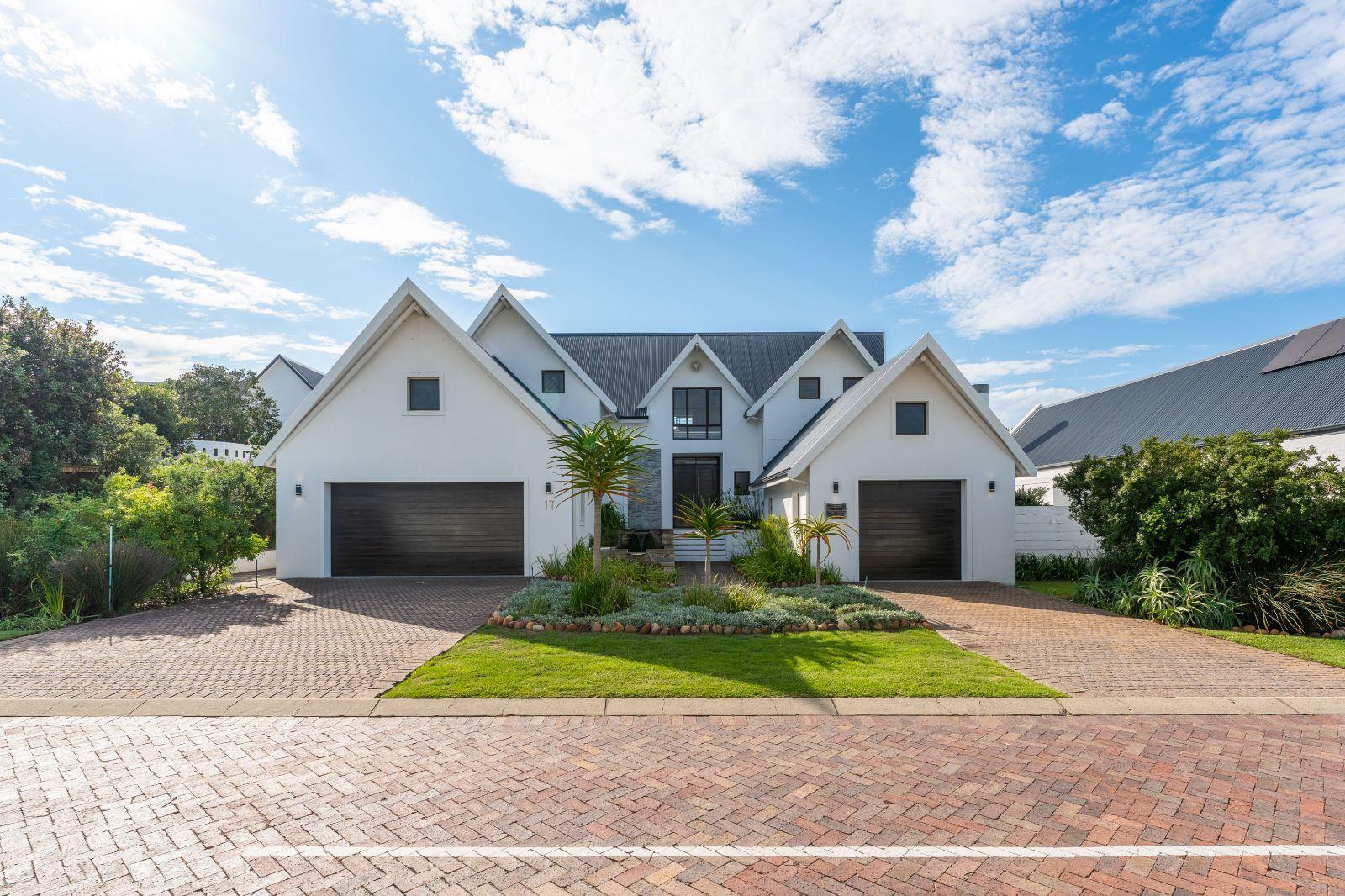 4 Bedroom House in St Francis Links