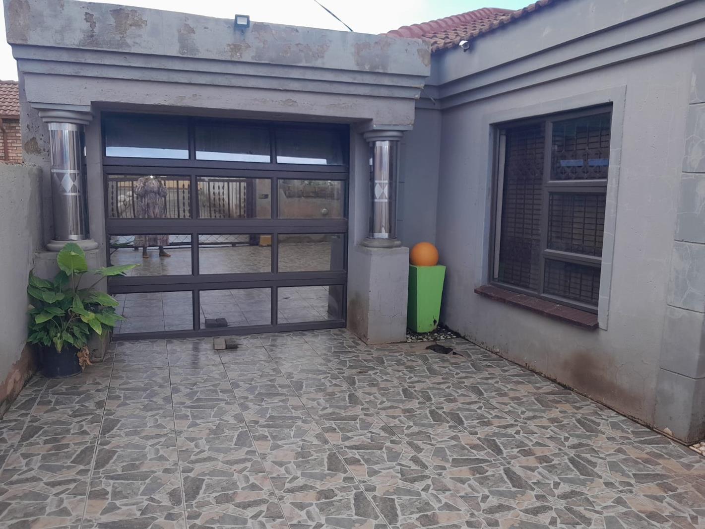 3 Bedroom House in Lotus Gardens