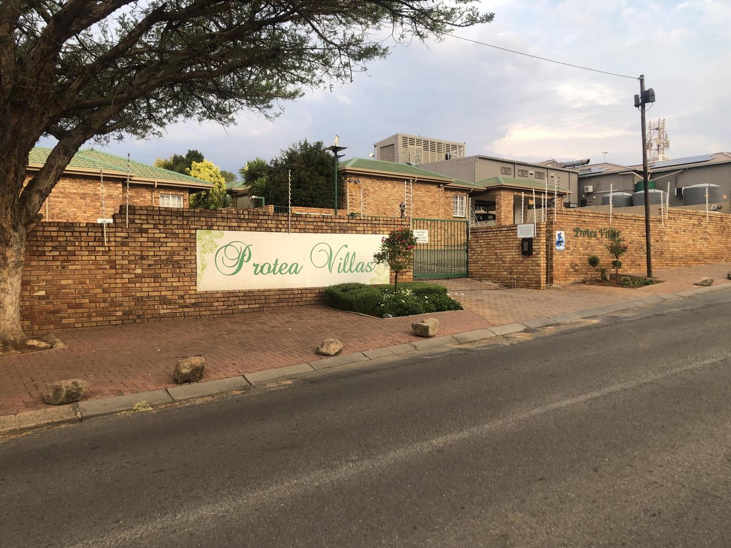 2 Bedroom Townhouse in Radiokop