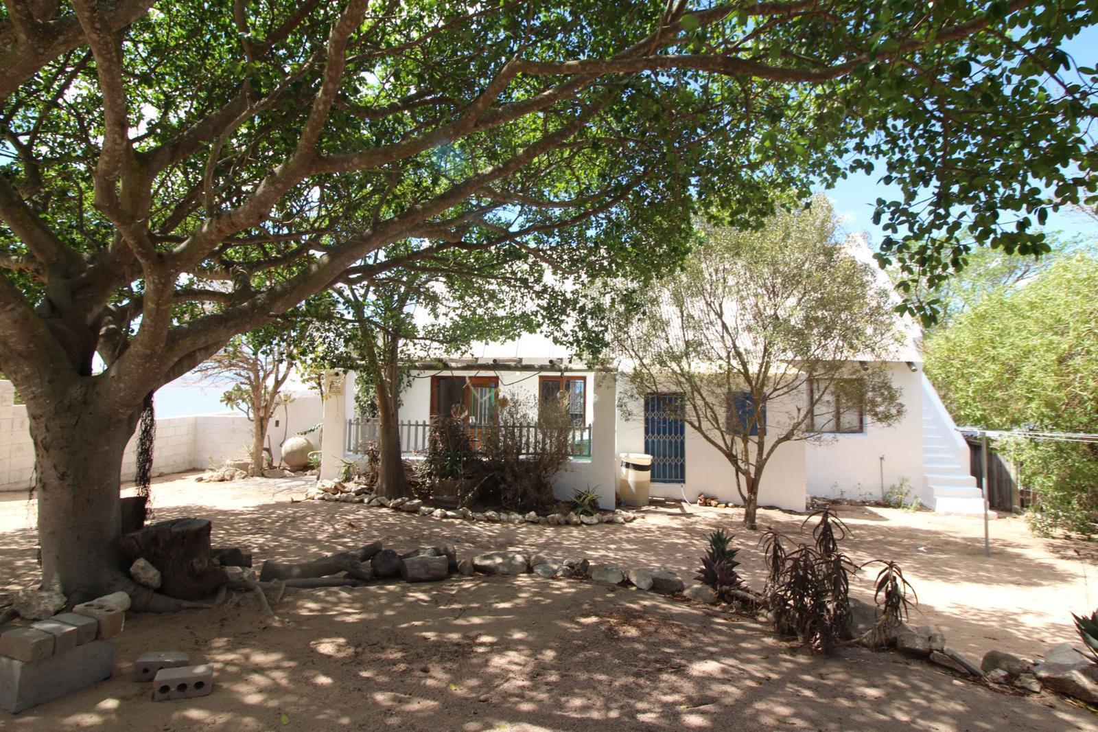 2 Bedroom House in St Helena Bay