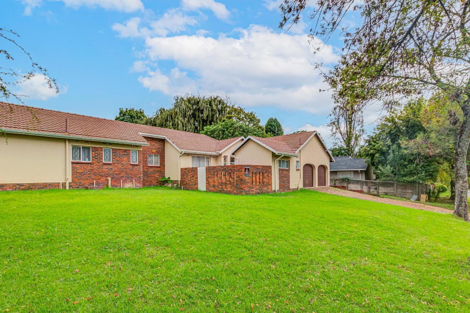 3 Bedroom House in Bromhof
