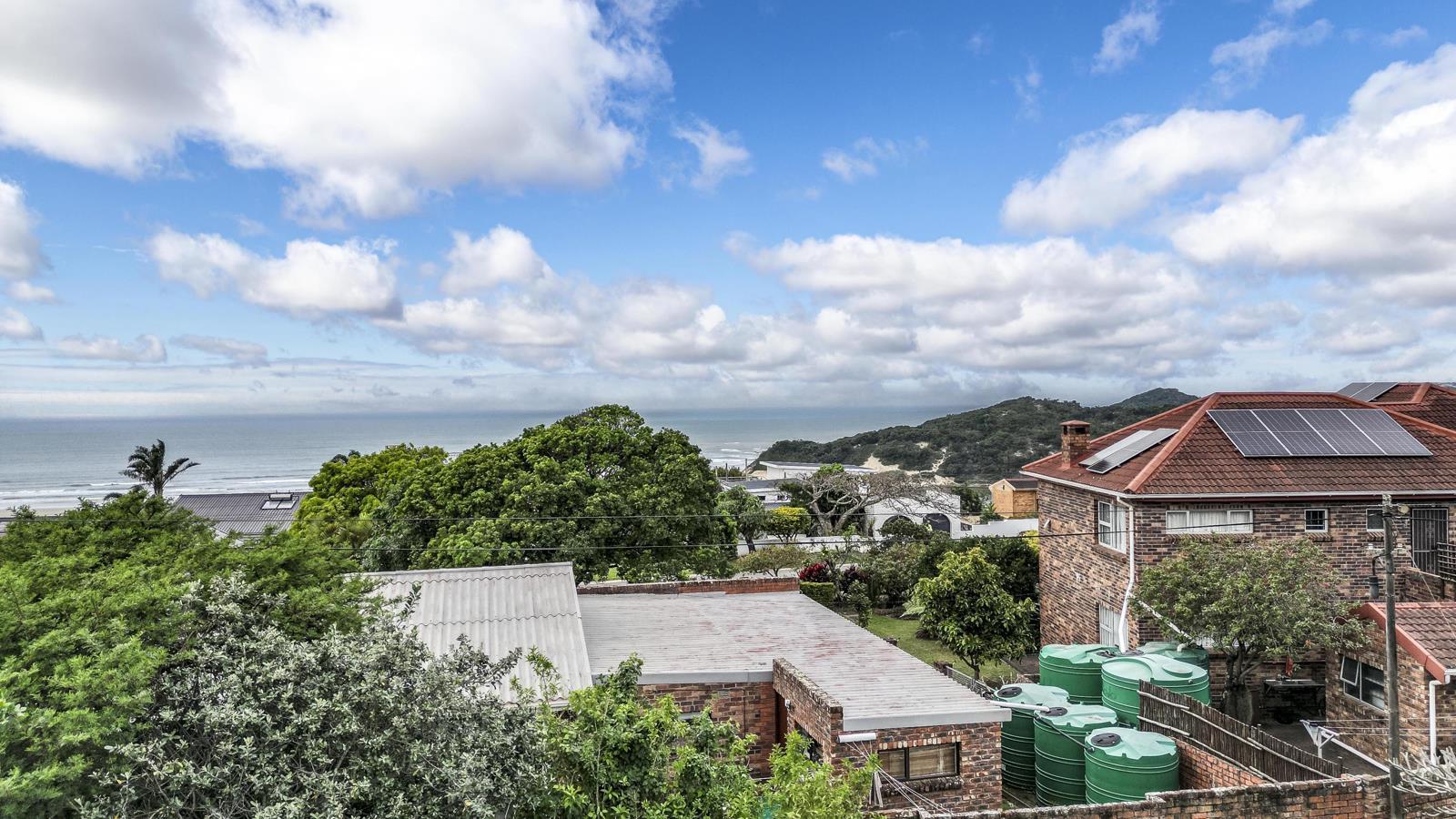774 m² Land available in Cintsa