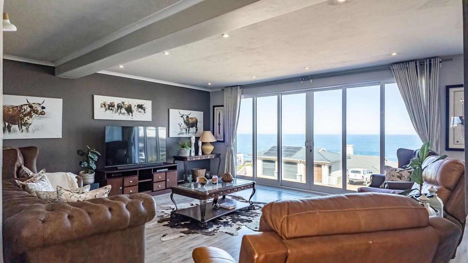 5 Bedroom House in Pinnacle Point Golf Estate