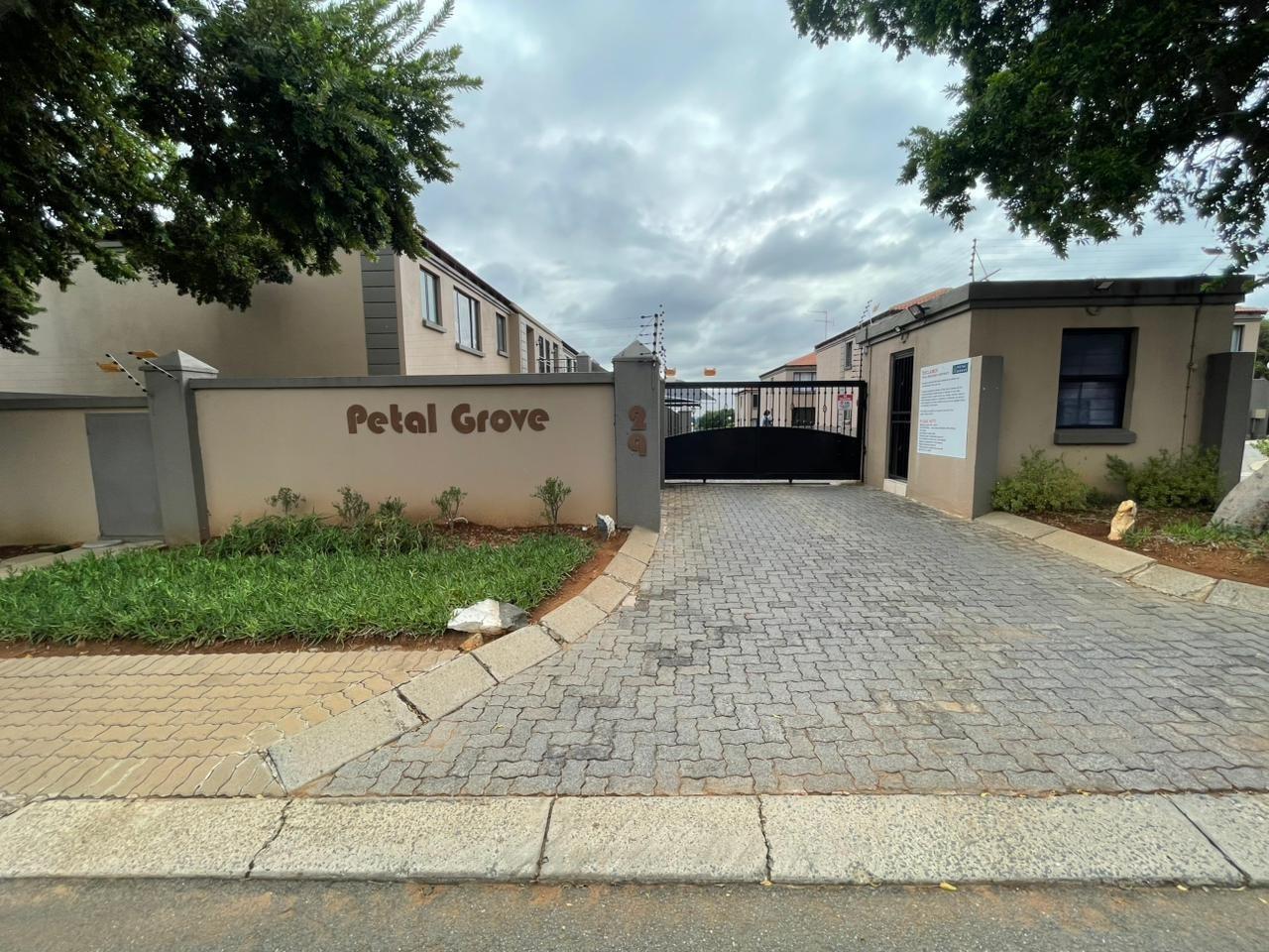 2 Bedroom Townhouse in Meyersdal