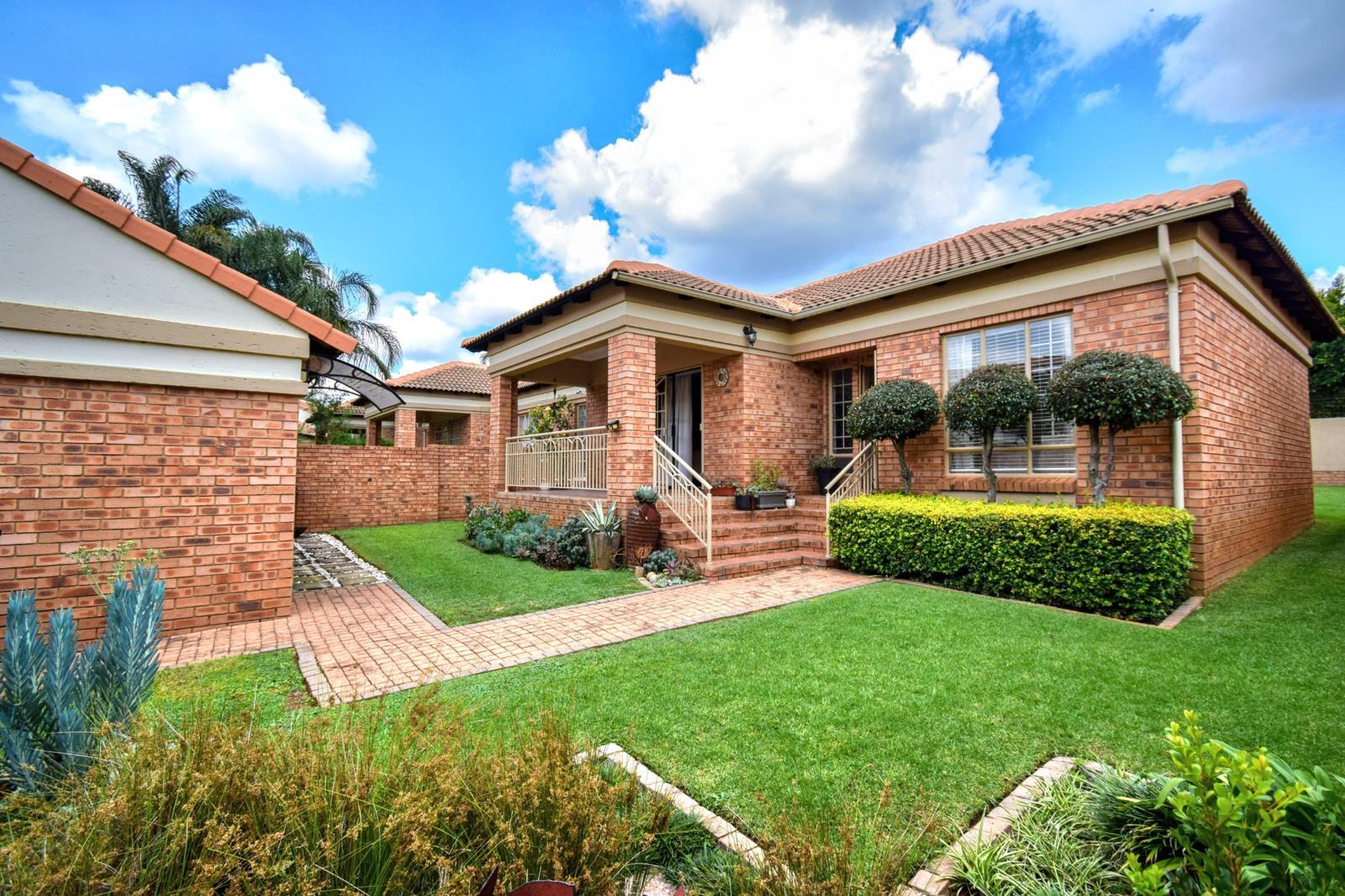 3 Bedroom Simplex in Moreleta Park