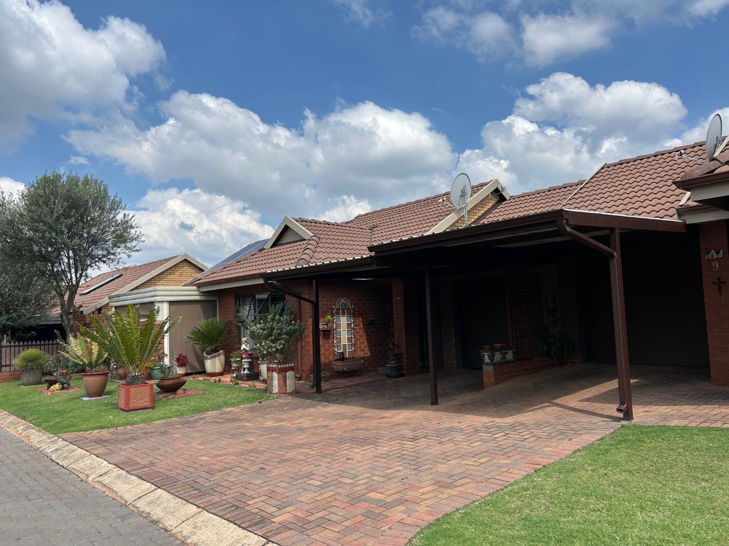 2 Bedroom Townhouse in Eldoraigne