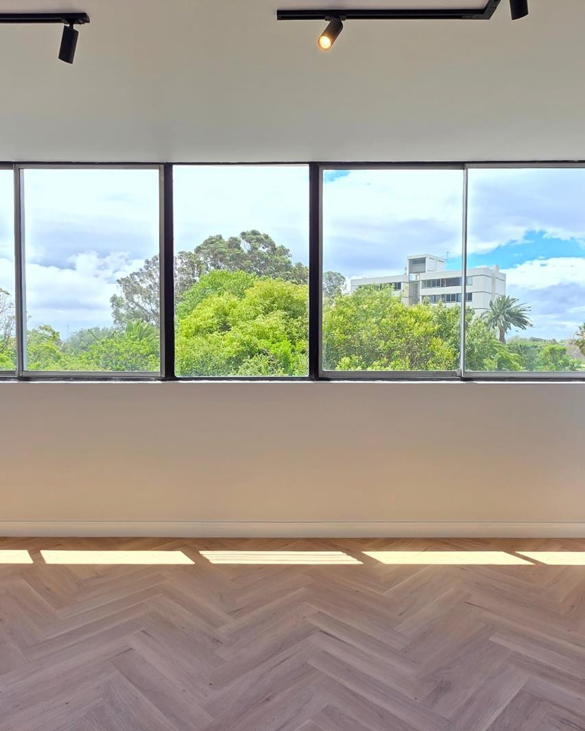 Studio apartment in Claremont Upper