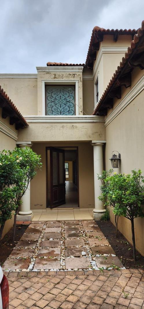 5 Bedroom House in Bryanston