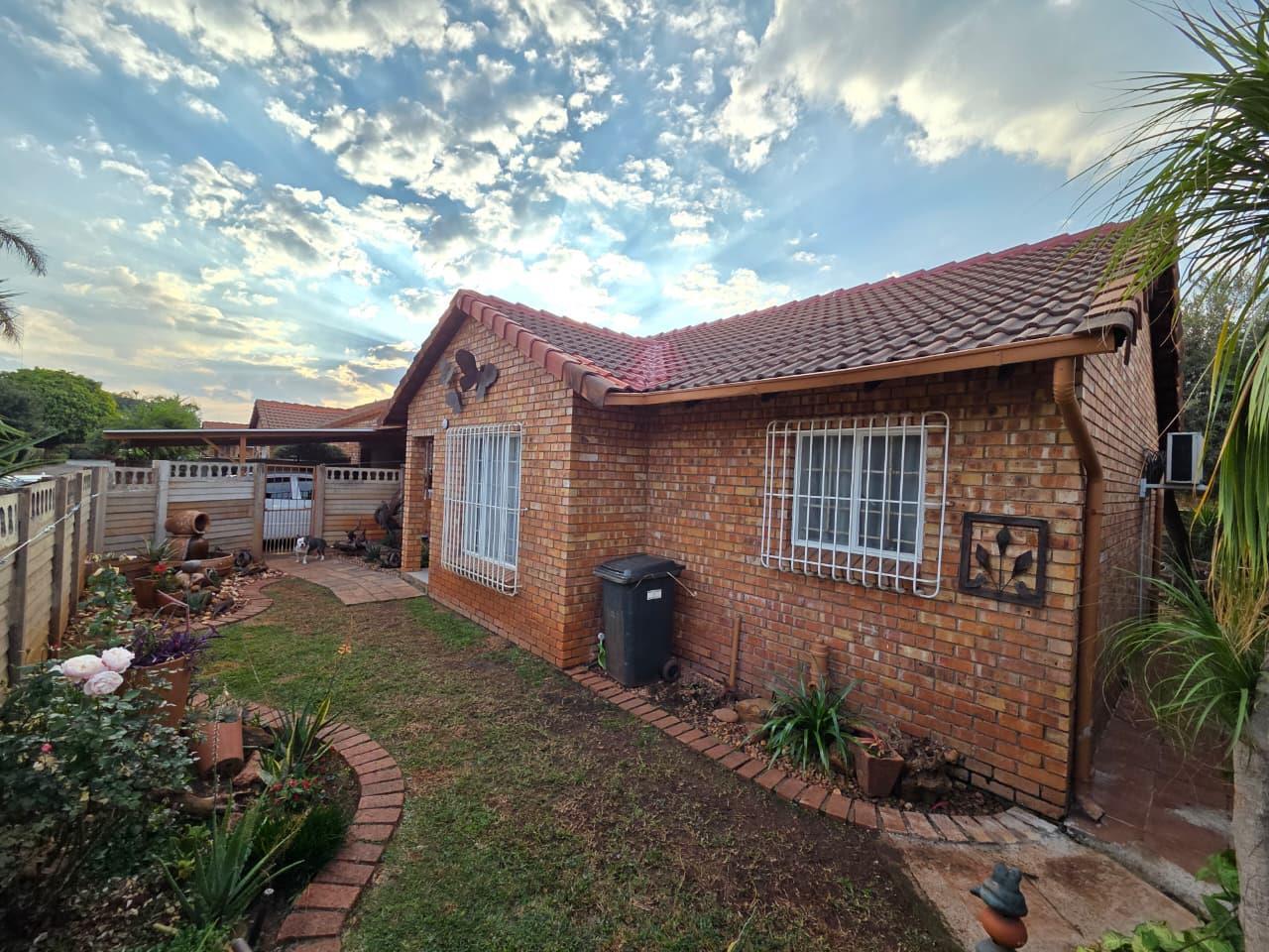 2 Bedroom Townhouse in Doornpoort