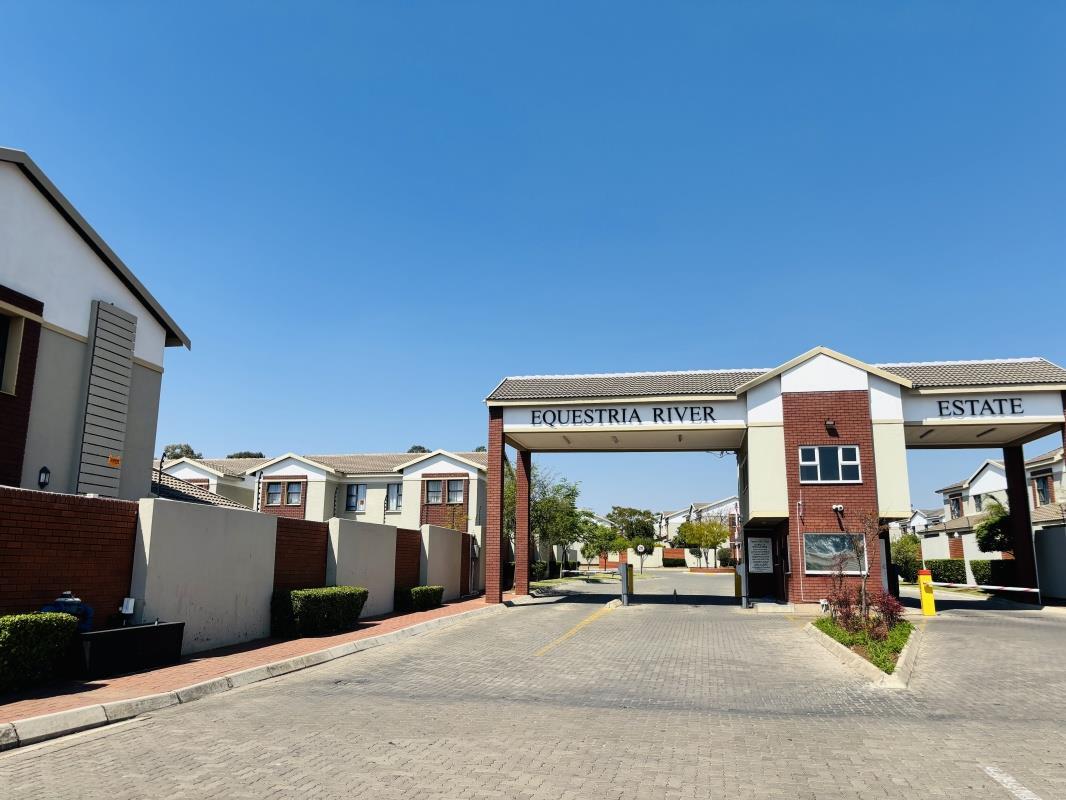 3 Bedroom Townhouse in Equestria