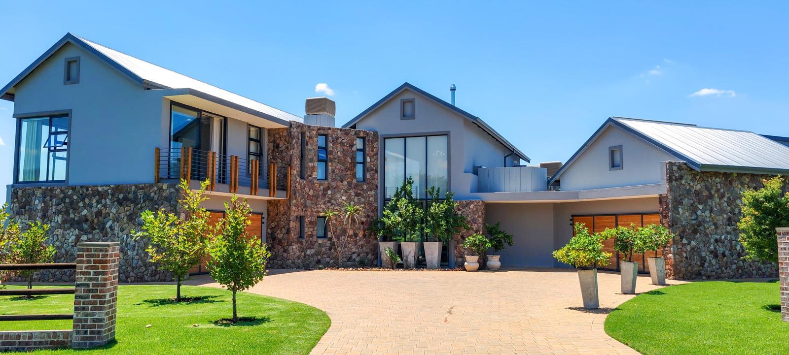 5 Bedroom House in The Coves