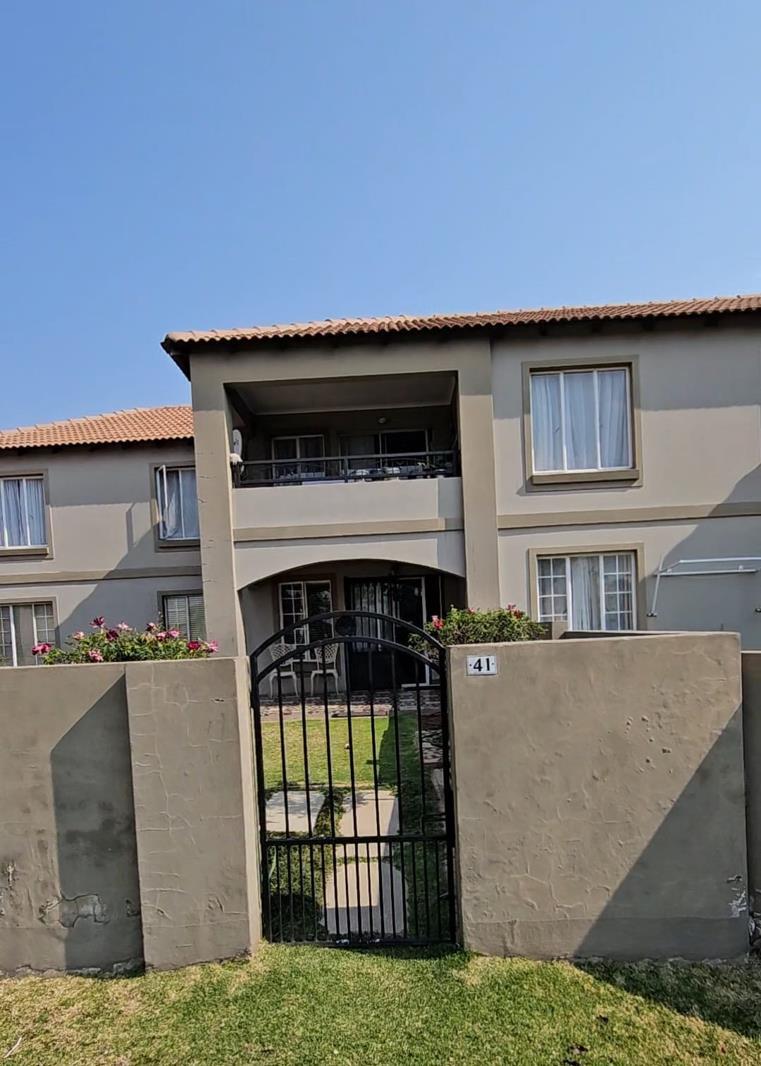 3 Bedroom Townhouse in Florida Glen