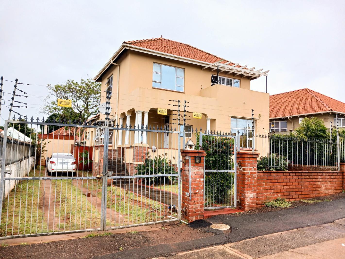 5 Bedroom House in Glenwood