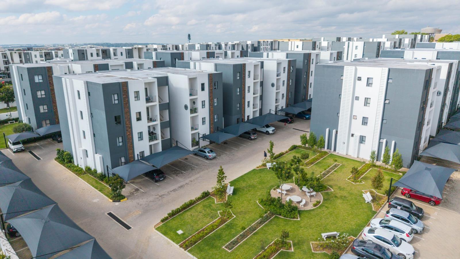 2 Bedroom Apartment in Carlswald Estate