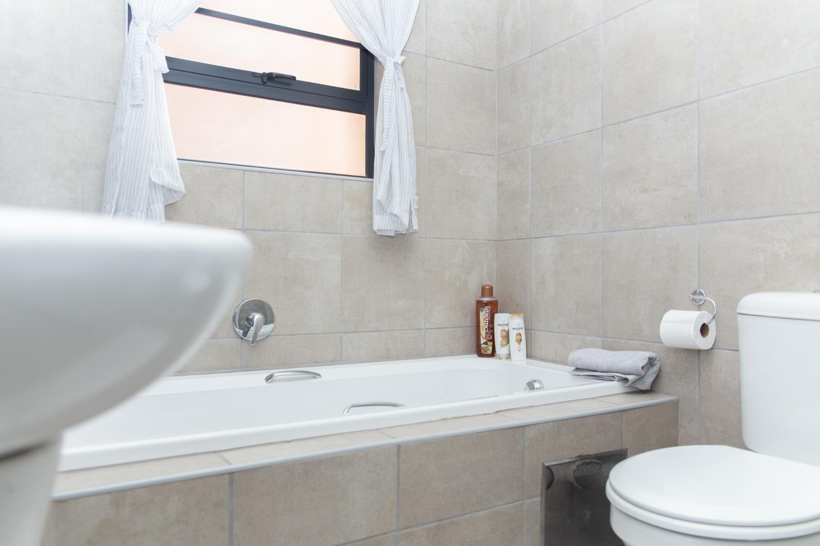 2 Bedroom Apartment in Faerie Glen