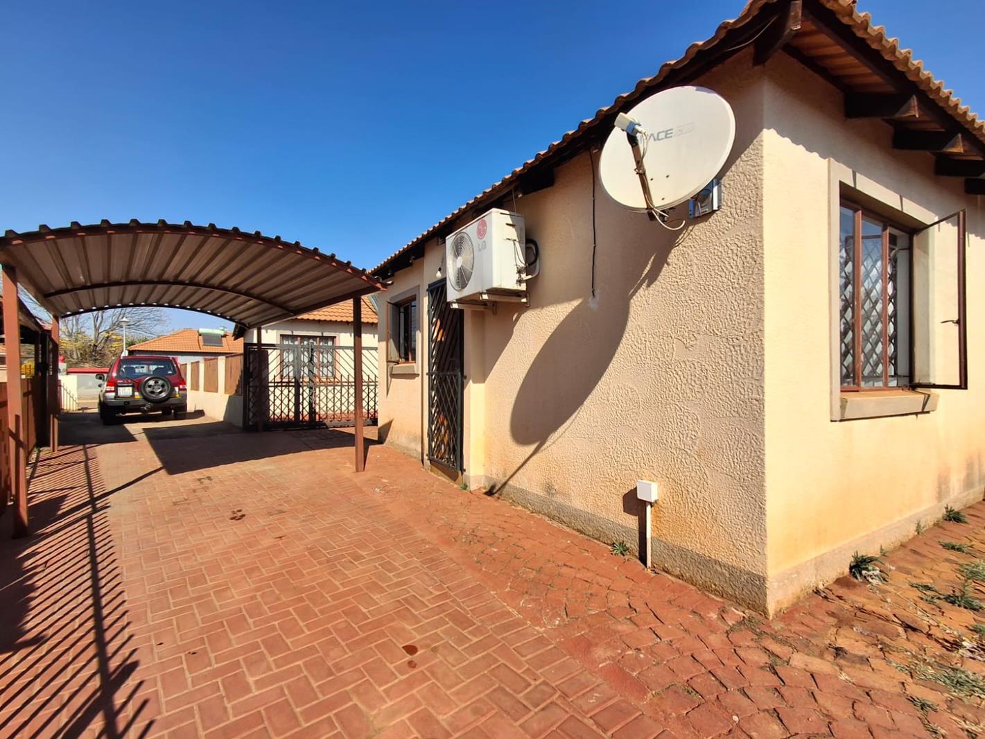 3 Bedroom House in Theresapark