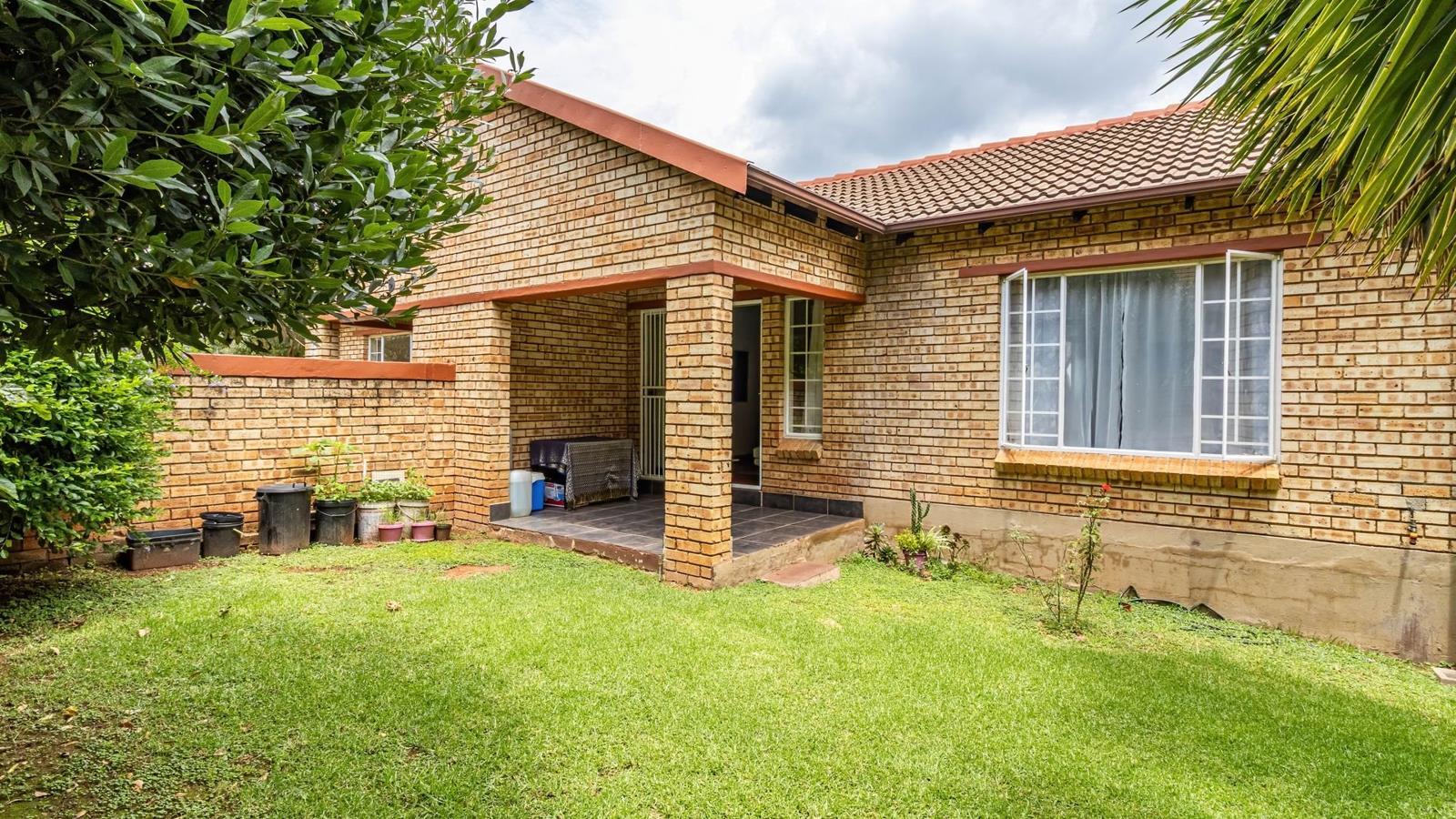 2 Bedroom Townhouse in Wilgeheuwel