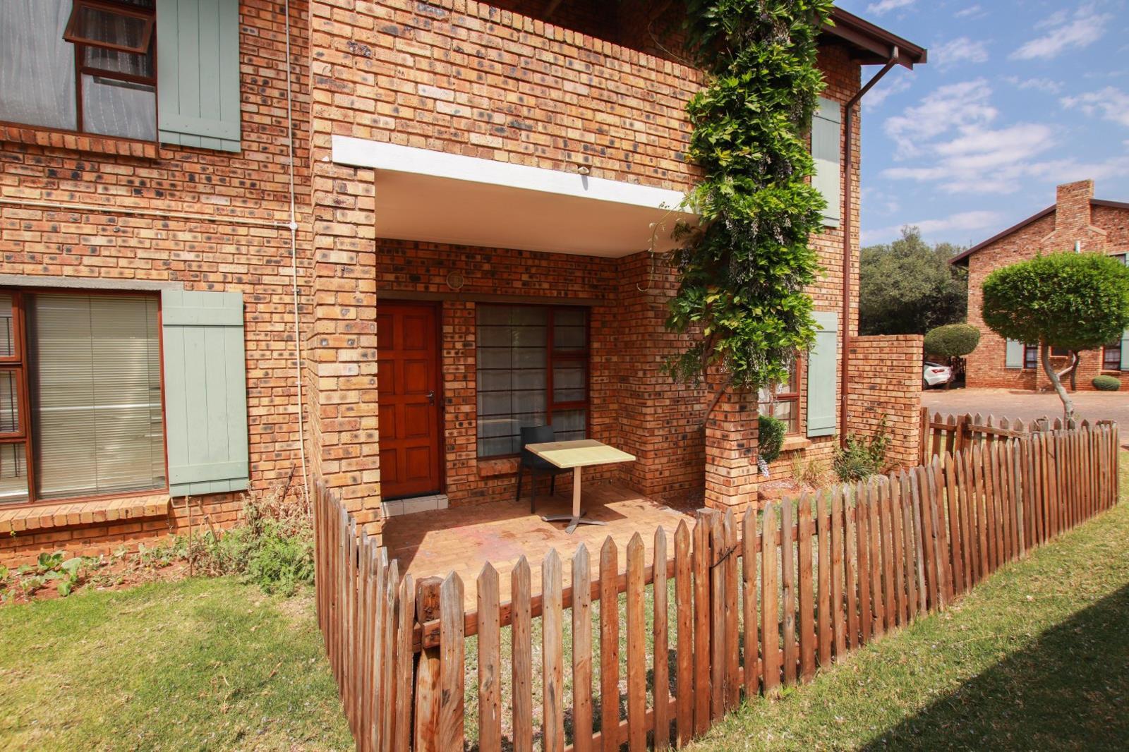 2 Bedroom Apartment in North Riding AH
