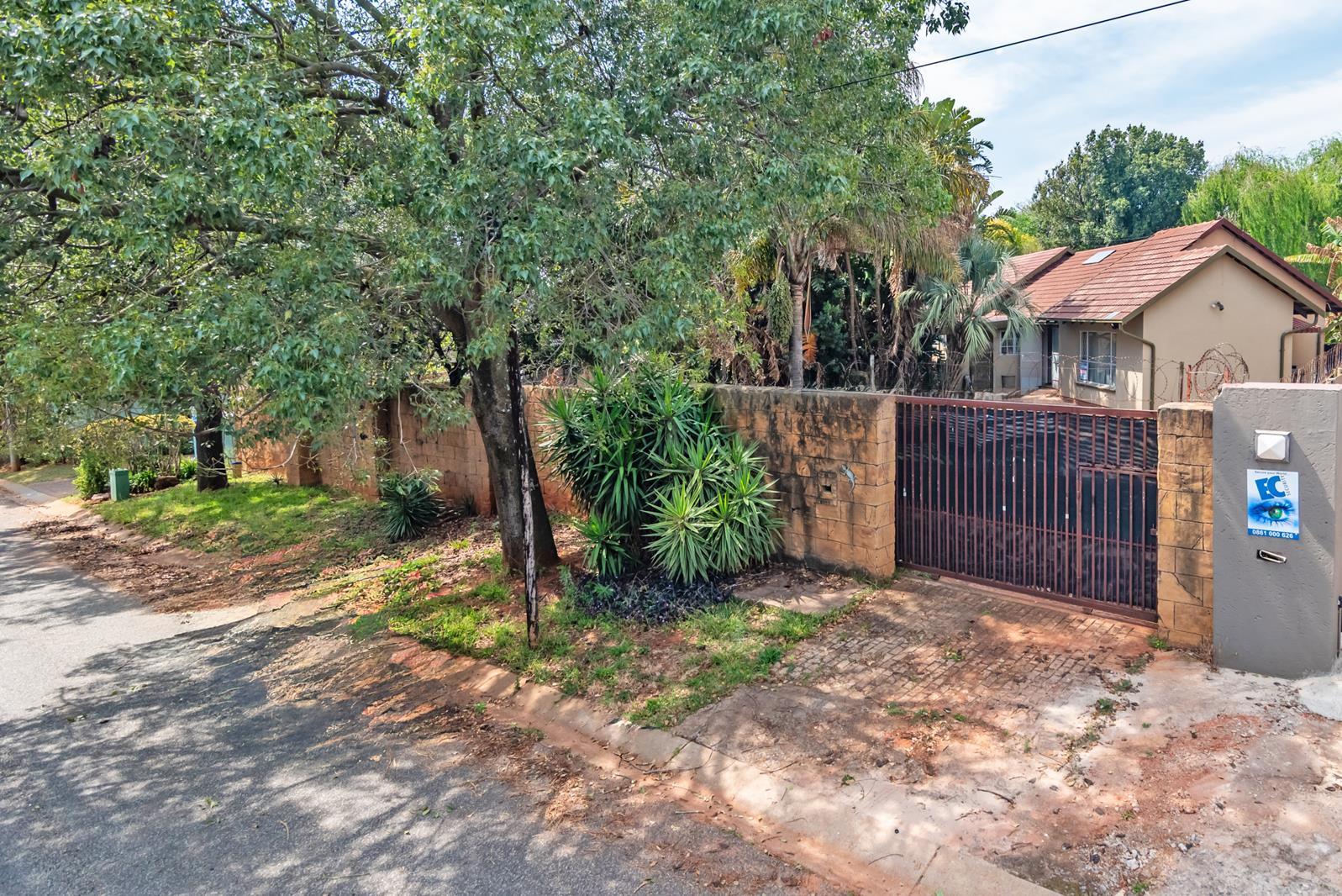 3 Bedroom House in Weltevreden Park