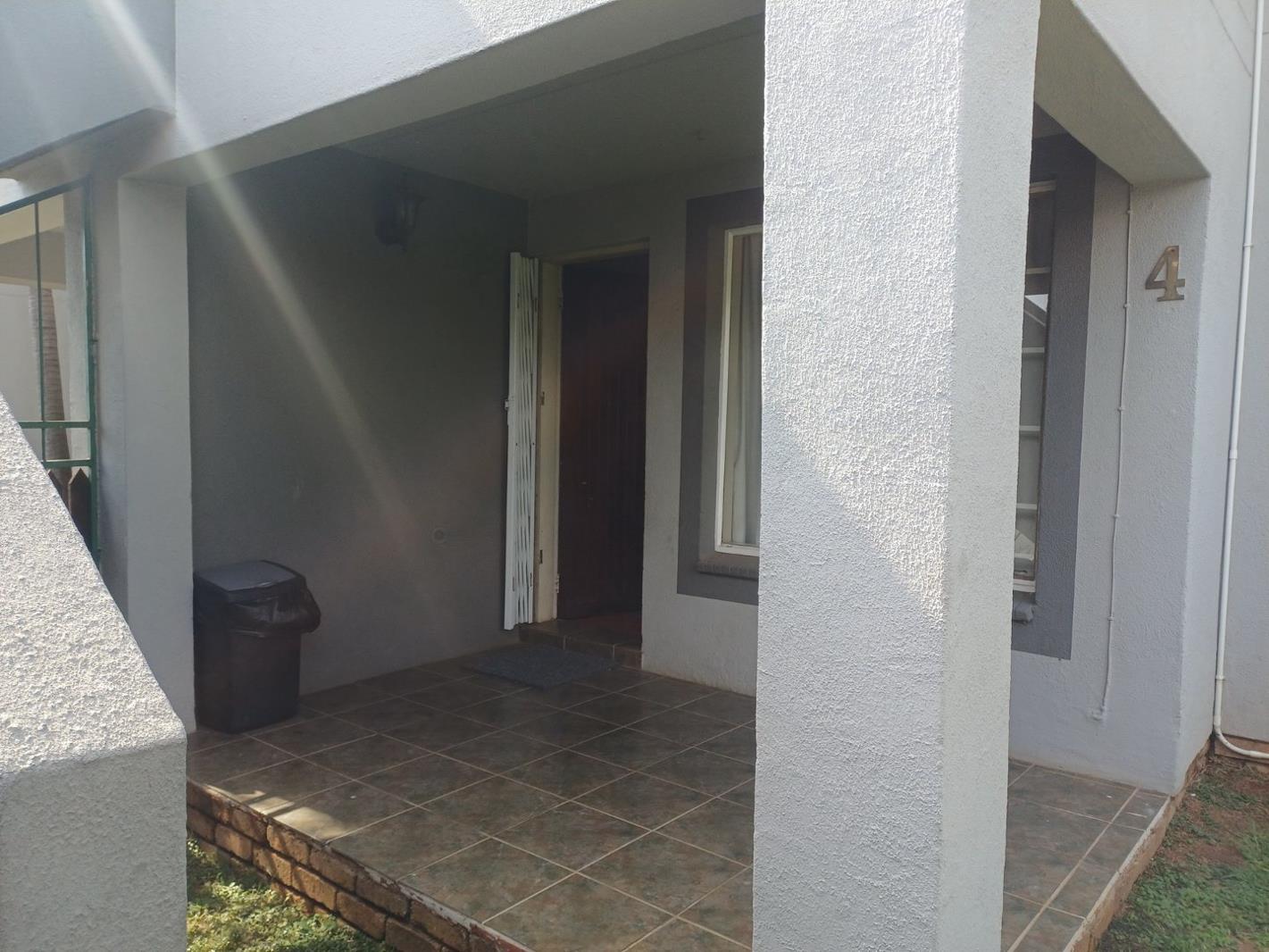 2 Bedroom Townhouse in Glen Marais
