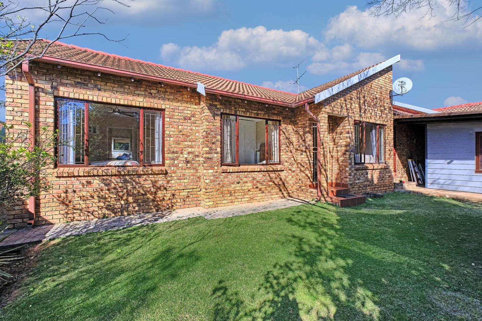 2 Bedroom Townhouse in Radiokop