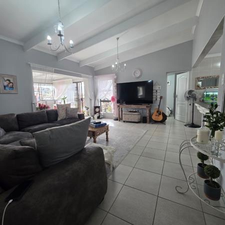 4 Bedroom House in Island View