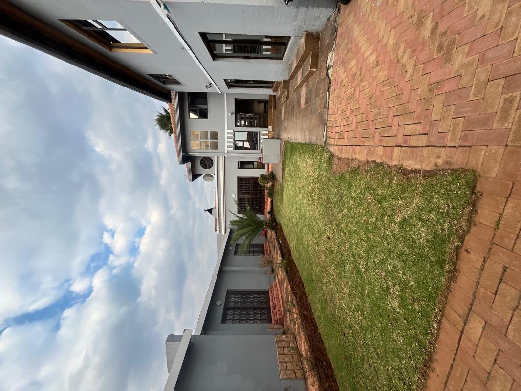 7 Bedroom House in Dalpark
