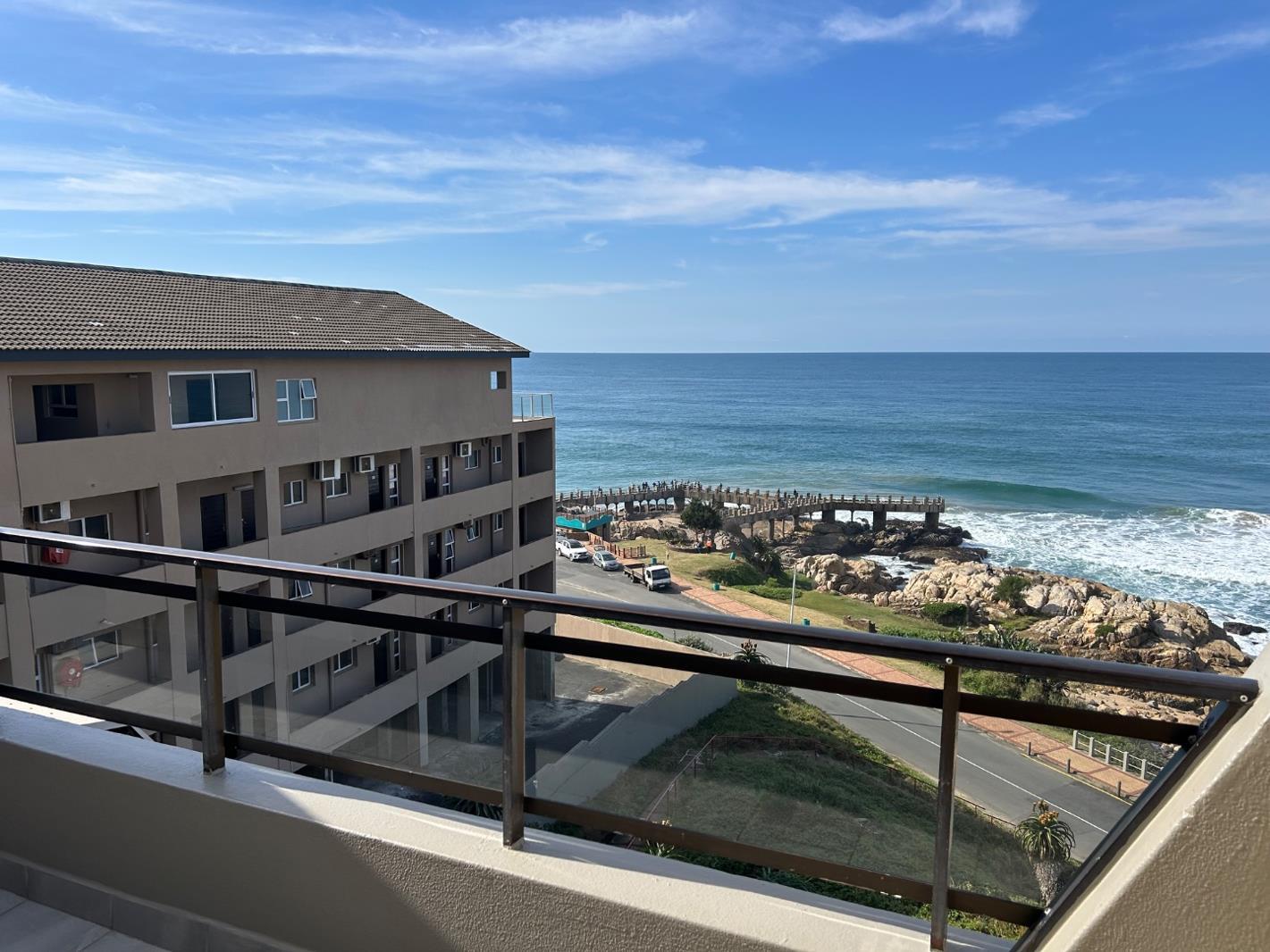 3 Bedroom Apartment in Lawrence Rocks