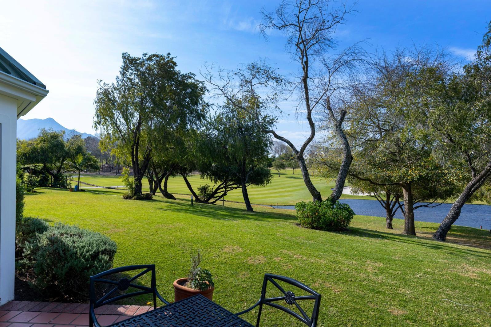 1 Bedroom House in Fancourt Golf Estate