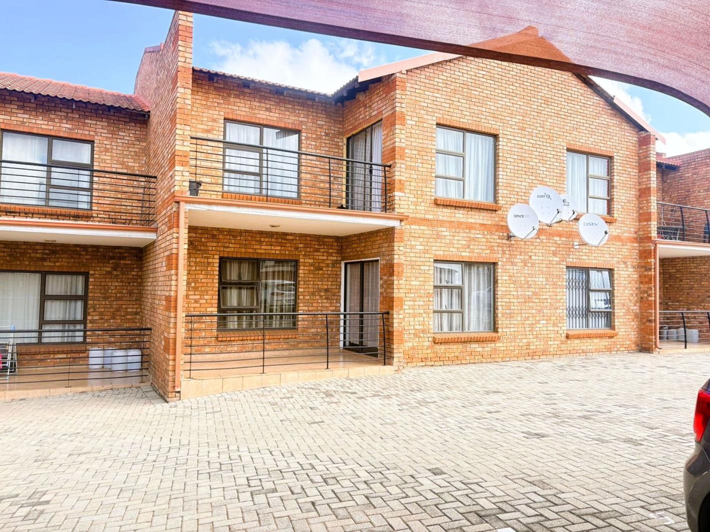 2 Bedroom Townhouse in Naturena