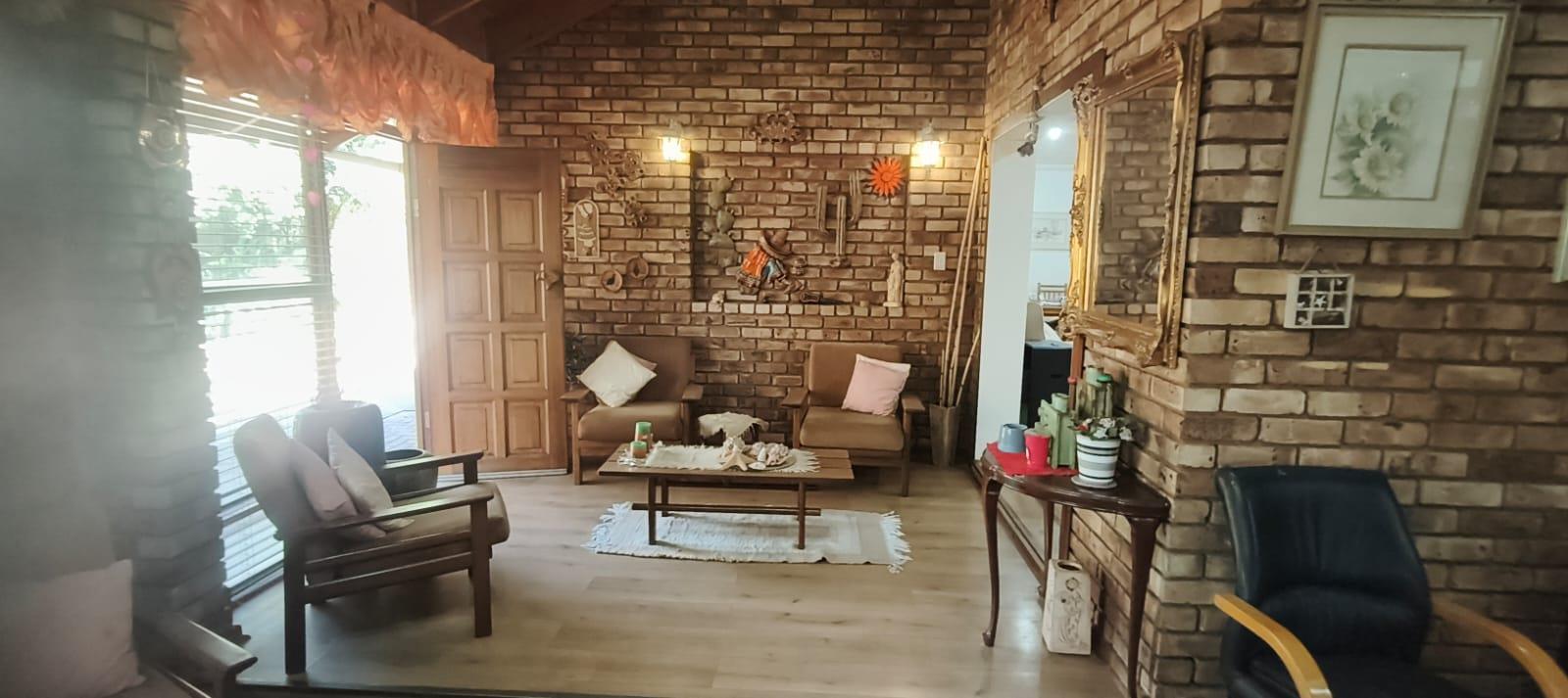 3 Bedroom House in Rooihuiskraal North