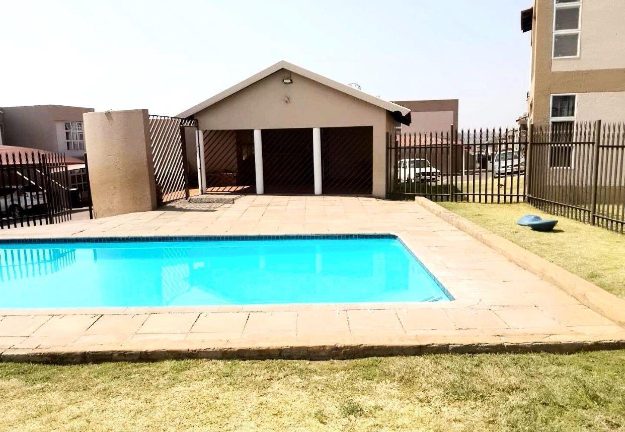 2 Bedroom Townhouse in Mondeor
