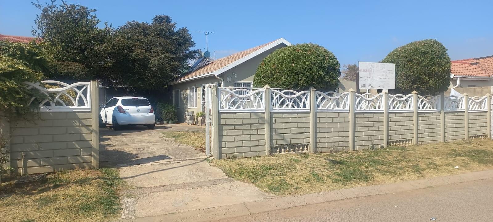 3 Bedroom House in Lenasia South