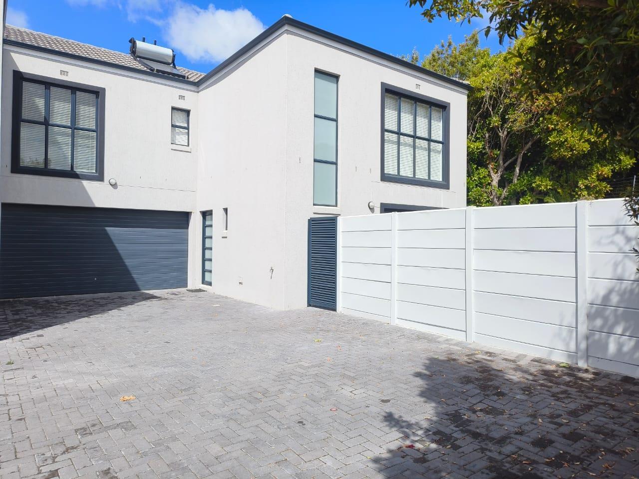 3 Bedroom House in Constantia