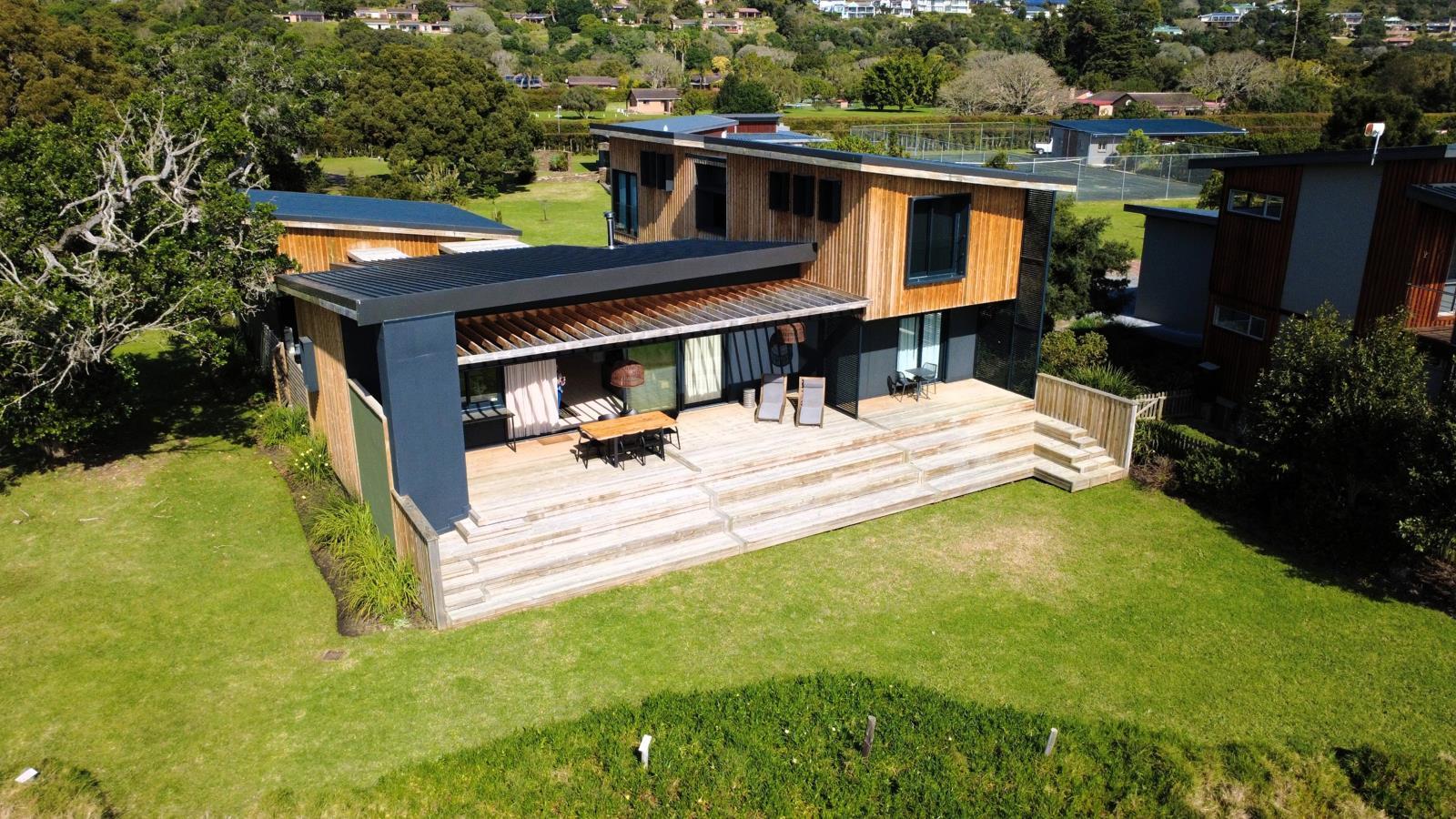 4 Bedroom House in Brenton On Lake