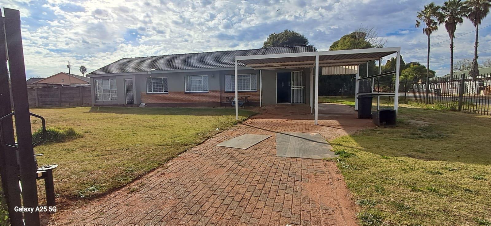 3 Bedroom House in Witpoortjie