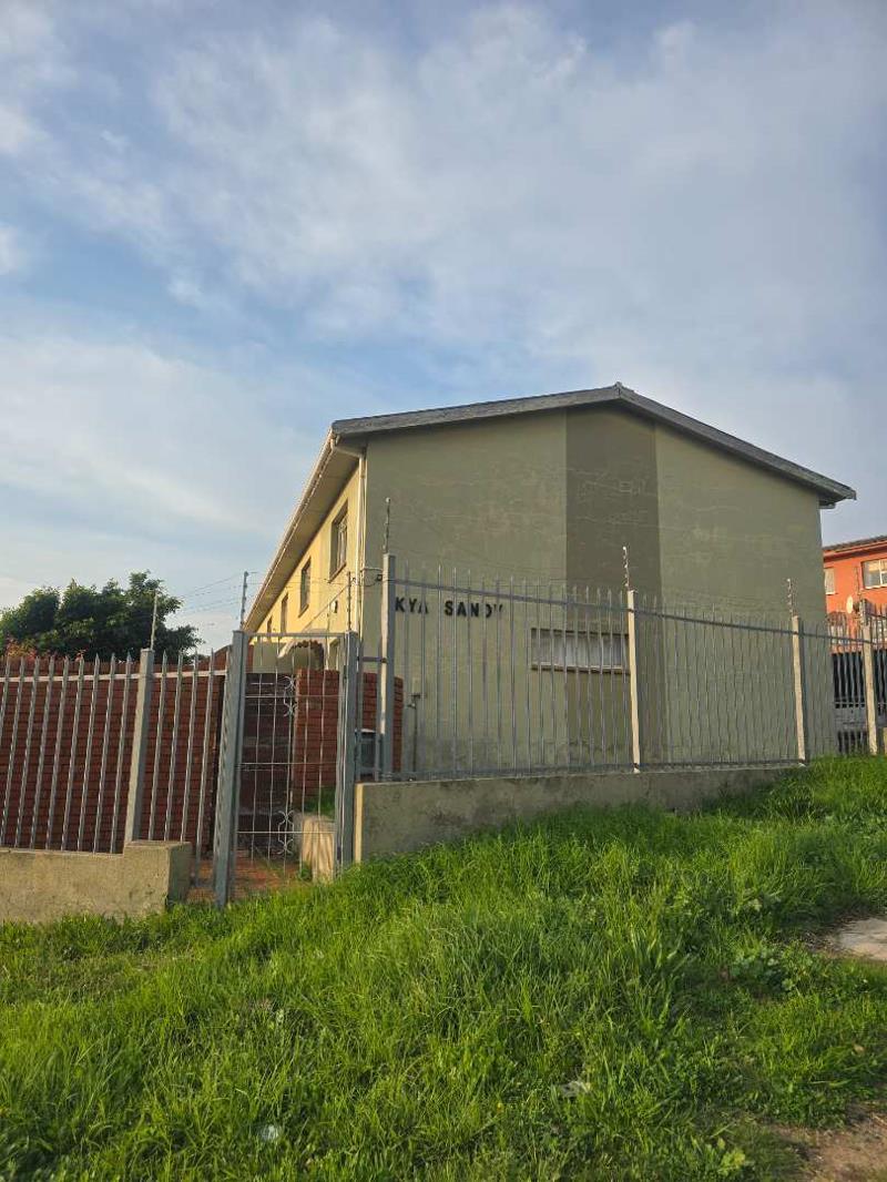 2 Bedroom Townhouse in Newton Park