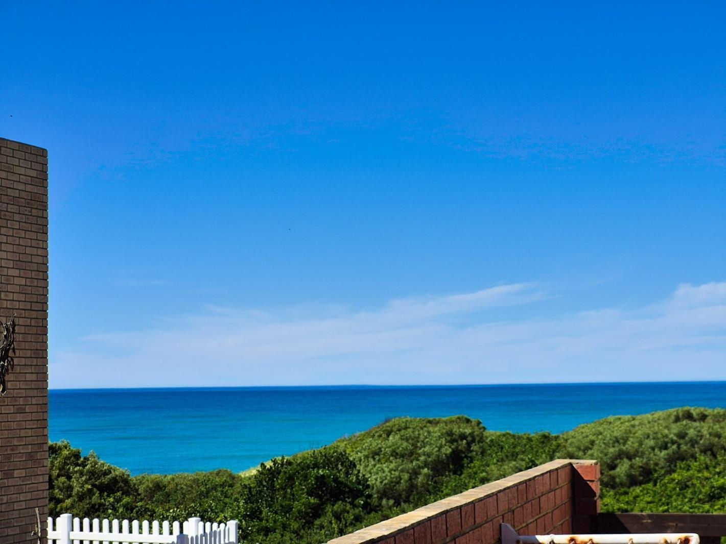 813 m² Land available in Paradise Beach