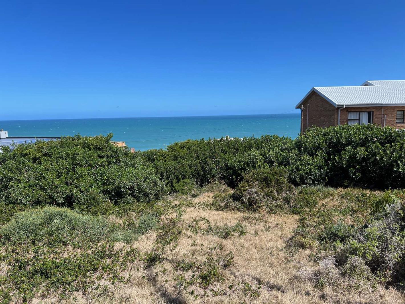 842 m² Land available in Dana Bay