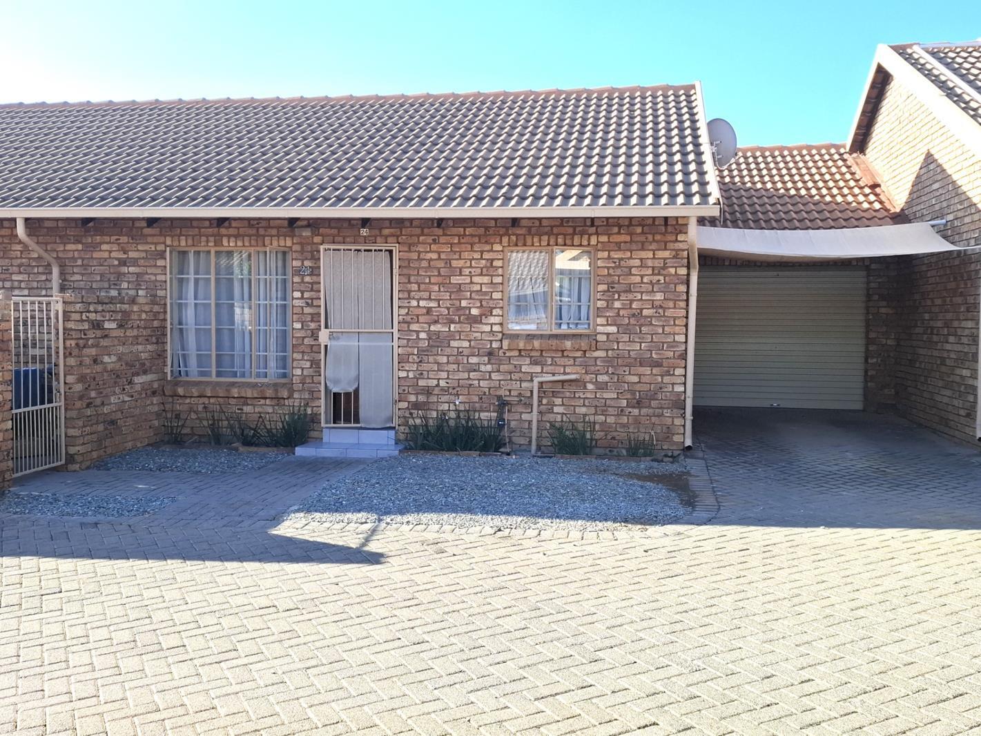 3 Bedroom Simplex in Elardus Park