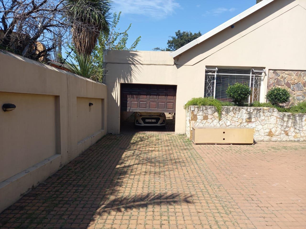 1 Bedroom Garden Cottage in Illiondale