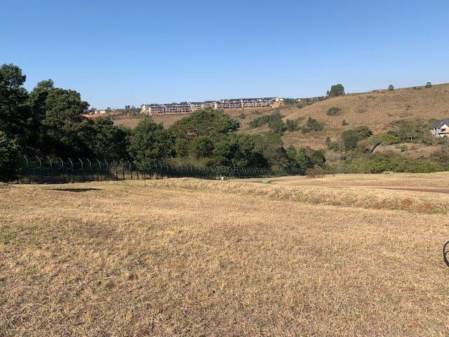 1 100 m² Land available in Cotswold Downs Estate