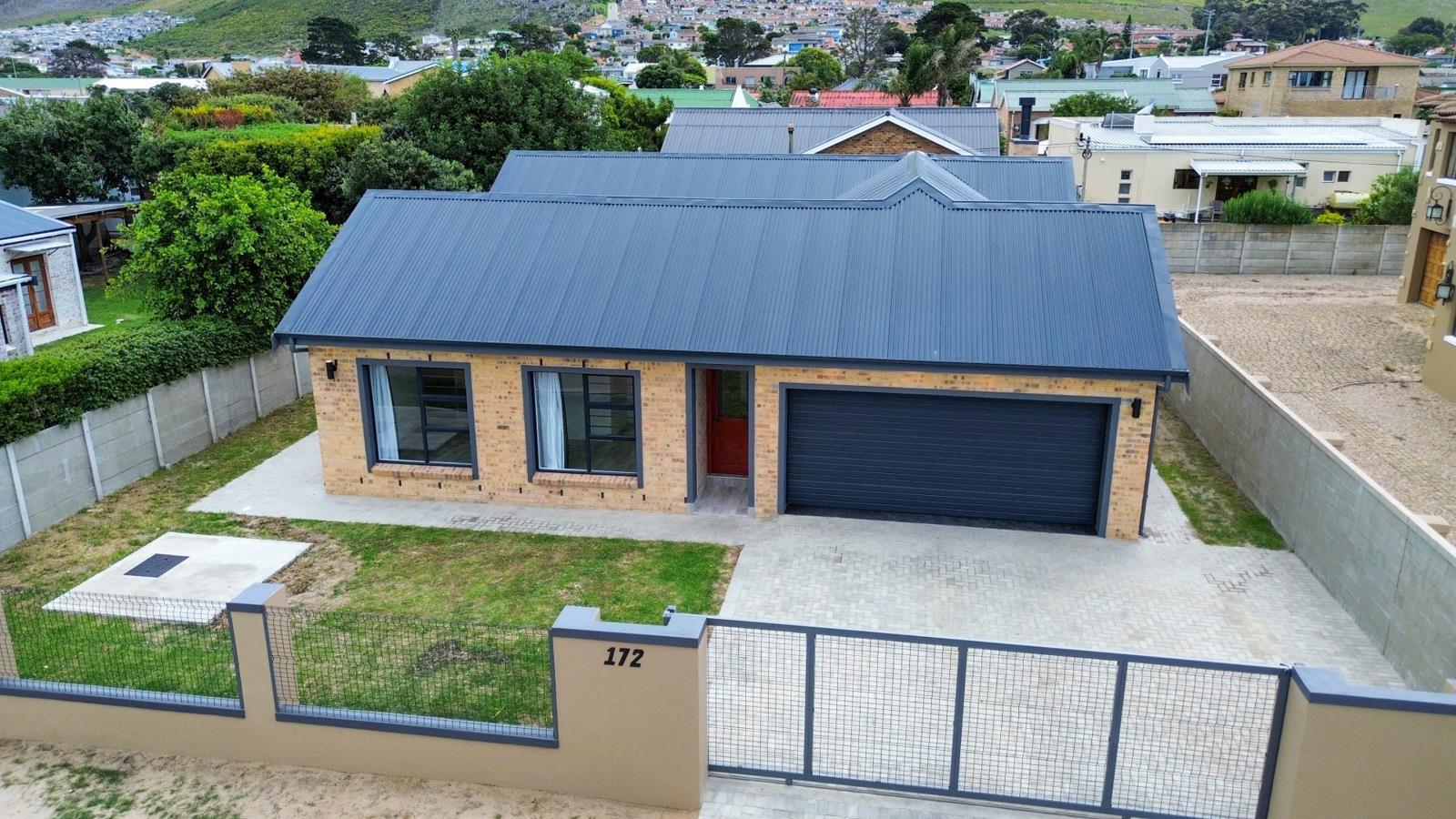4 Bedroom House in Kleinmond