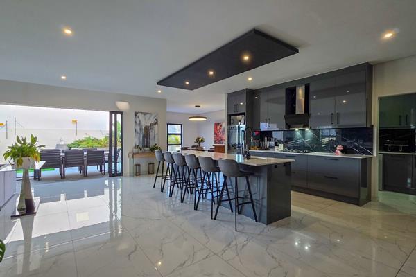 5 Bedroom House in Sandown