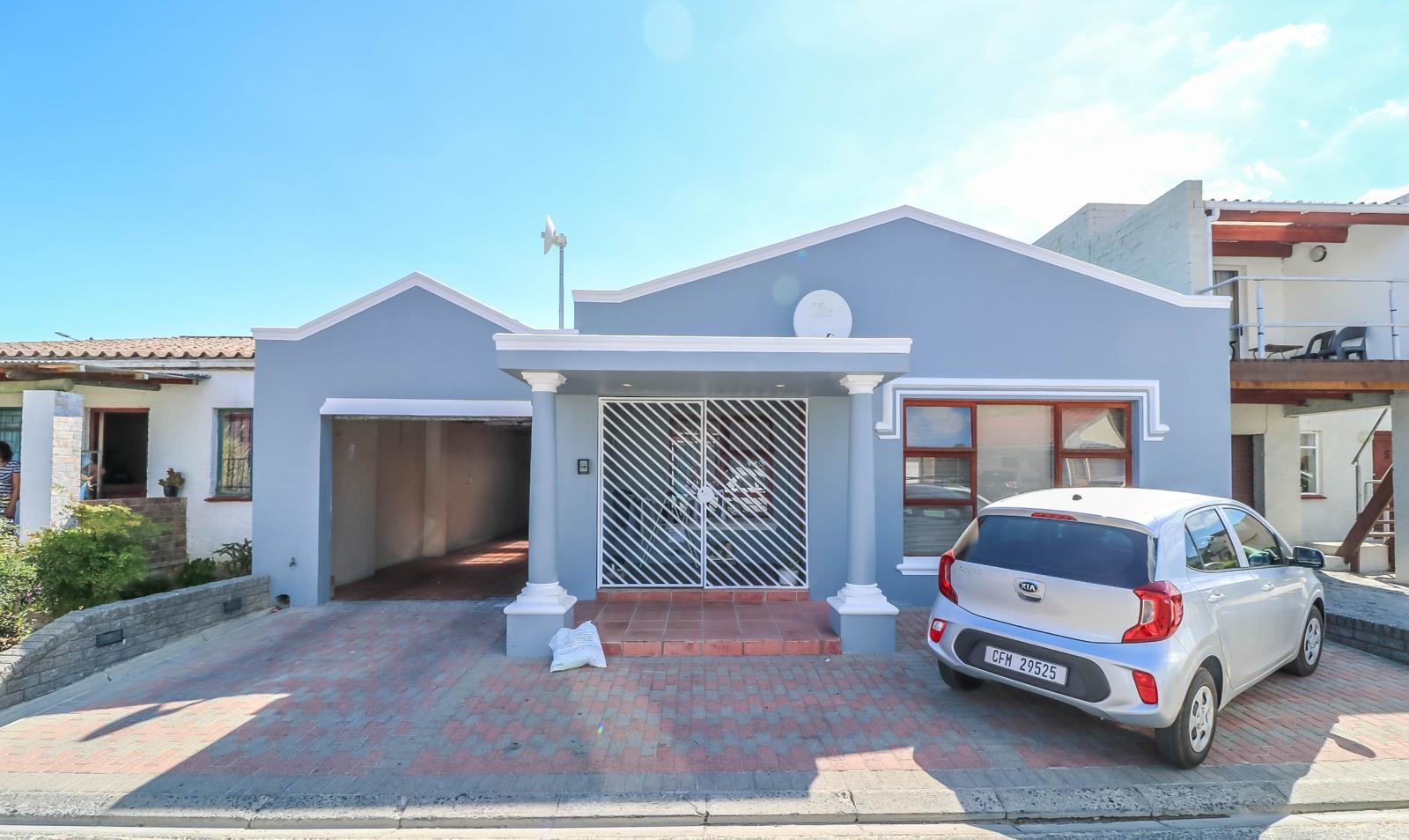 3 Bedroom House in Cloetesville