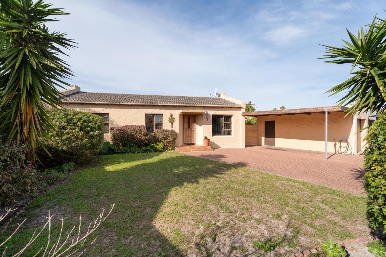 3 Bedroom House in Edgemead